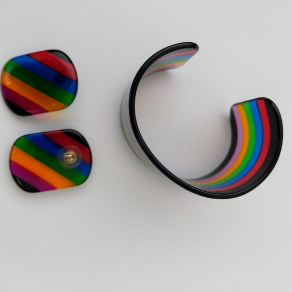 80's Vintage Transparent Rainbow Cuff & Earring set - Picture 11 of 16